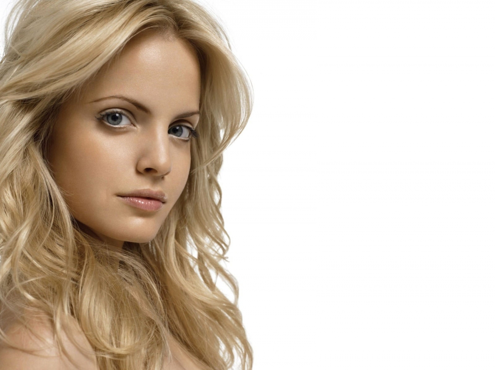 Mena Suvari s-a căsătorit în Italia 6 article_258876_1.jpg