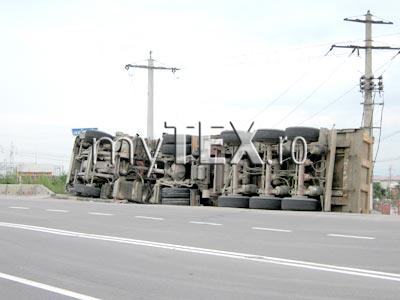 Autobasculantă răsturnată 5 | MyTex.ro
