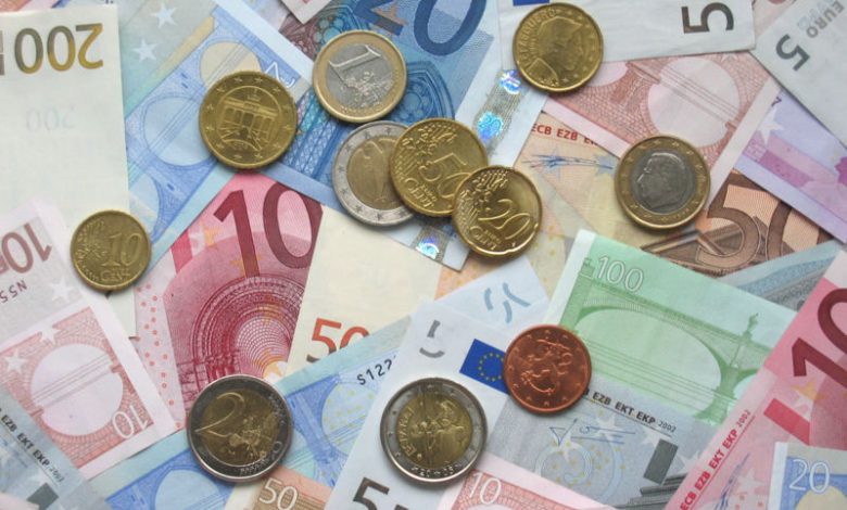 Nou minim istoric al leului - 4,35 lei pentru un euro 5 | MyTex.ro