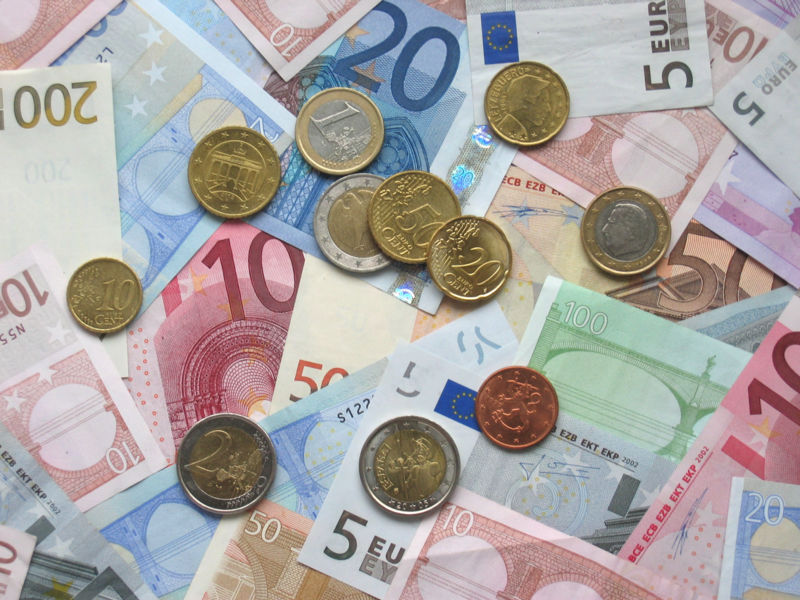 Nou minim istoric al leului - 4,35 lei pentru un euro 6 article_259057_1.jpg
