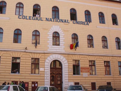 Trei centre de colectare a ajutoarelor pentru sinistrați 5 | MyTex.ro