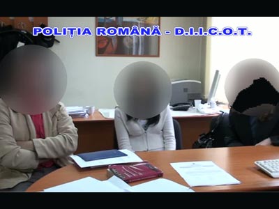 „AFACERE”. Prin intermediul telefoniei mobile, O bandă de proxeneți acționa la comenzile unor deținuți 5 | MyTex.ro