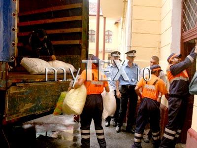 Primul TIR cu ajutoare pentru sinistrații din Moldova 5 | MyTex.ro