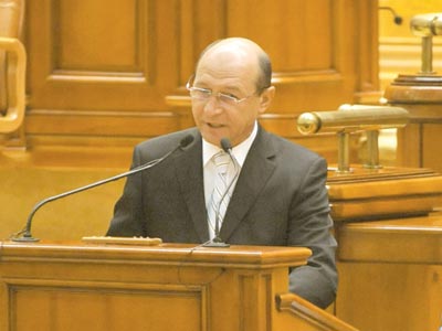 Crin Antonescu a prezentat planul de eliminare a Guvernului Boc 5 | MyTex.ro