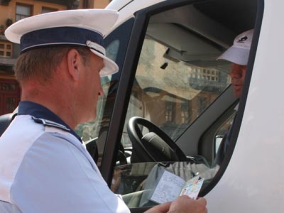 Se poartă șofatul fără permis de conducere... 5 | MyTex.ro