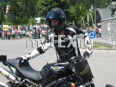 „Cascadoria pe motocicletă este un mod de viață pentru mine” - A spus Kevin Carmichael, multiplu Campion European (1997 - 2002) și Campion Mondial (2004 Texas America) de „Stunt Riding” 12 article_261097_3.jpg