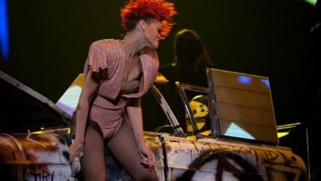 Rihanna, pe marile ecrane 5 | MyTex.ro