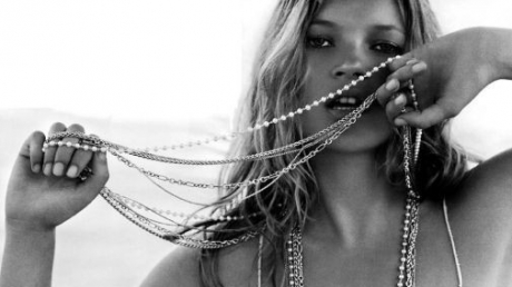 Kate Moss a angajat un exorcist 5 | MyTex.ro