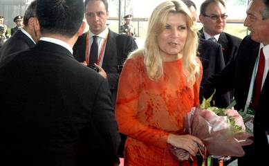 Udrea: Brandul României a fost predat cu drepturi de autor 5 | MyTex.ro