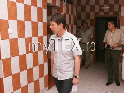 PREOCUPARE. Demersul privind amenajarea de noi locuri în creșe și grădinițe continuă, Primarul George Scripcaru a inspectat ieri lucrările de la creșa din Craiter 5 | MyTex.ro