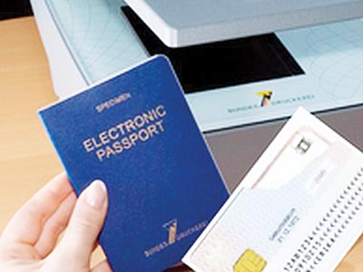 Aglomerație la Serviciul Pașapoarte Brașov 5 | MyTex.ro