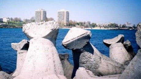 Un cadavru a fost găsit plutind pe mare la Mamaia 5 | MyTex.ro