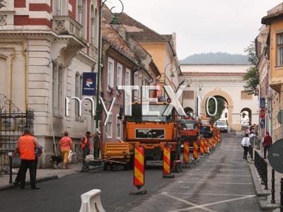 INVESTIŢIE. Potrivit unui program finanțat cu fonduri BERD, Strada Poarta Șchei a fost reabilitată cu „asfalt silențios” 5 | MyTex.ro
