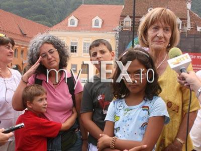 Campania pentru adopții, organizată de Catharsis, a reîntregit o familie 5 | MyTex.ro