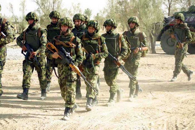 Peste 2000 de militari morți în Afganistan 5 | MyTex.ro