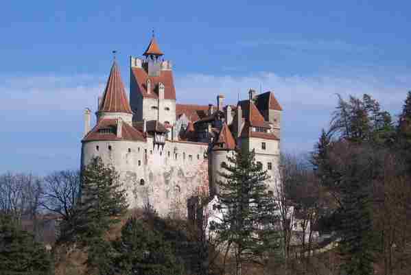 Continuarea romanului „Dracula", lansată la Bran 5 | MyTex.ro
