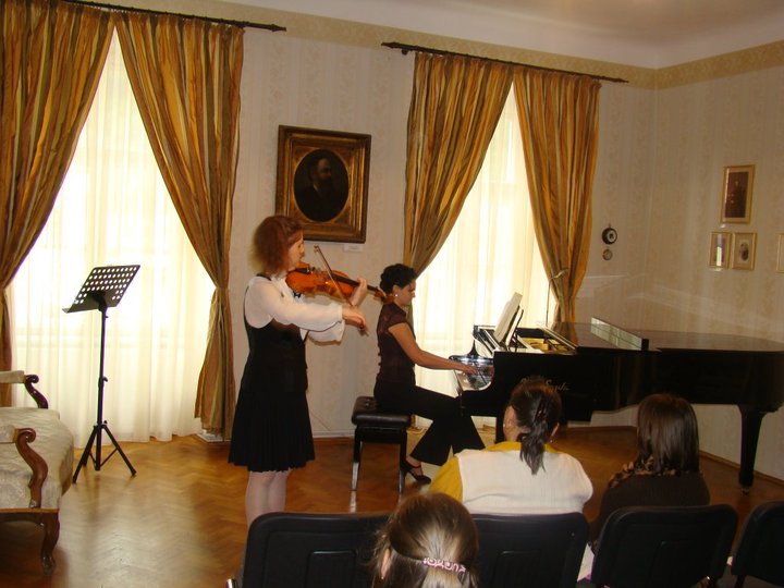 Brașov. Tinerii muzicieni încheie stagiunea estivală 6 article_263675_1.jpg
