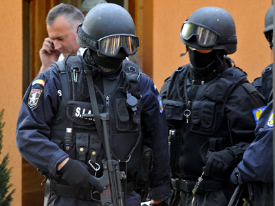 20 de persoane au fost reținute de polițiști 5 | MyTex.ro