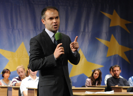 Școlile vor fi administrate de părinți 5 | MyTex.ro