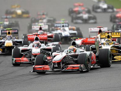 Lewis Hamilton s-a impus fără emoții 5 | MyTex.ro