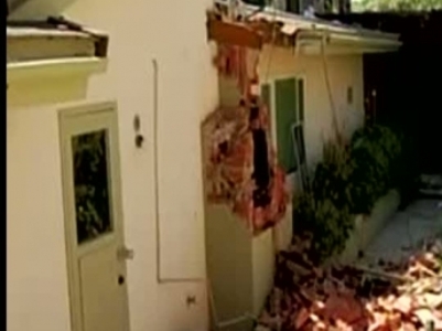 O femeie a murit după ce a încercat să intre prin horn în casa iubitului 5 | MyTex.ro