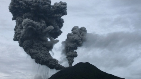 Erupție puternică a vulcanului Sinabung 9 article_264600_2.jpg