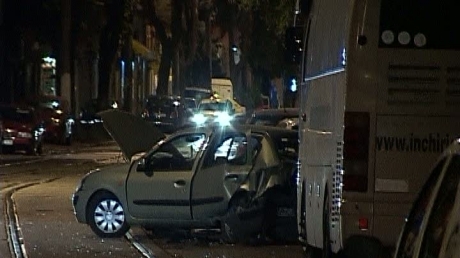 Un șofer beat a rănit un om și a distrus șapte mașini 5 | MyTex.ro