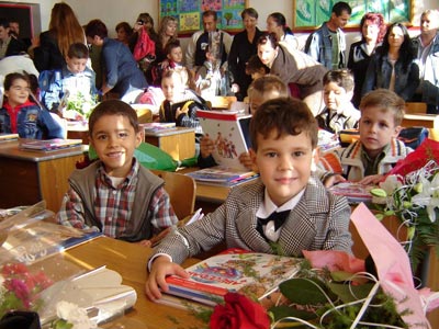 SUNĂ CLOPOŢELUL: Anul școlar începe astăzi sub semnul sărăciei și al nemulțumirilor 5 | MyTex.ro