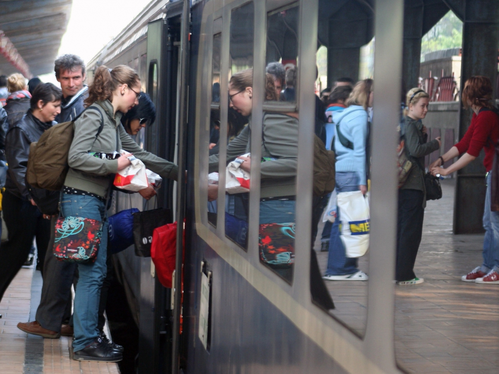 Scumpirea biletelor CFR Călători și Metrorex, amânată 6 article_265175_1.jpg