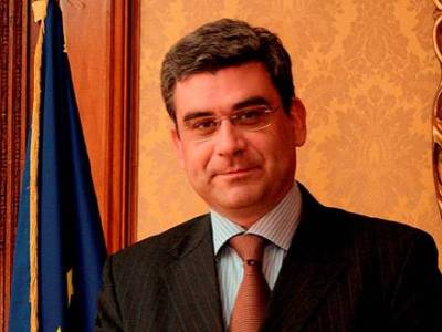 Franța îl decorează pe Teodor Baconschi 5 | MyTex.ro
