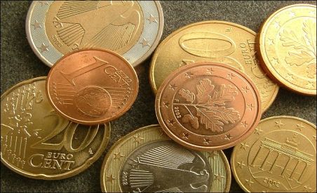 Leul continuă aprecierea față de dolar 5 | MyTex.ro