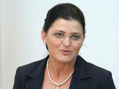 STRATEGIE. Aflată la Brașov, unde a prezidat Congresul „drumarilor” din România, / Ministrul Transporturilor, Anca Boagiu, va promova o „politică a infrastructurii” 5 | MyTex.ro