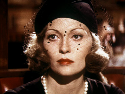 Faye Dunaway va debuta ca regizor 5 | MyTex.ro