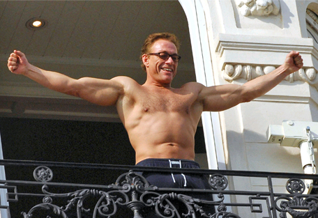 Van Damme a suferit un atac de cord 5 | MyTex.ro