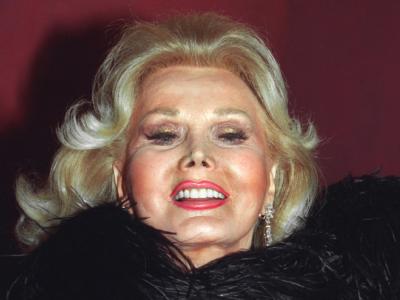 Zsa Zsa Gabor a fost externată 5 | MyTex.ro