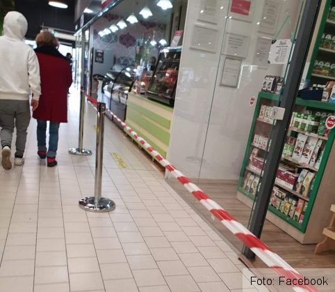 Panglici în loc de garduri, în magazinele Kaufland... 17 | MyTex.ro