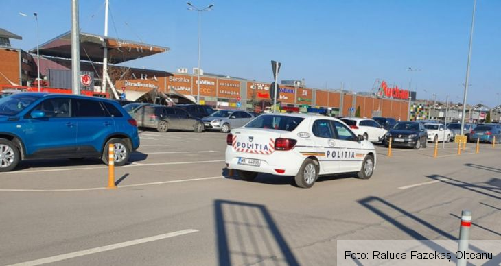 Polițiștii brașoveni, acțiune cu efective mărite, alături de jandarmi și polițiști locali, în zona centrelor comerciale 5 | MyTex.ro