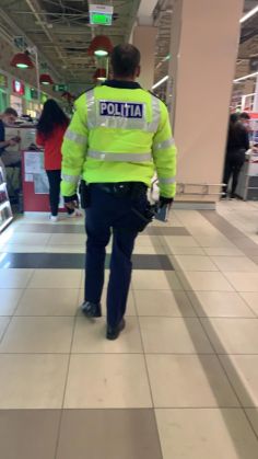 BRAȘOV. Acțiune cu efective mărite, în zona piețelor, centrelor comerciale și a sălilor de jocuri de noroc 5 | MyTex.ro