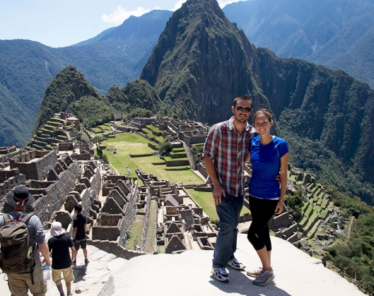 couple-sells-everything-travels-world-cat-matt-jessica-johns