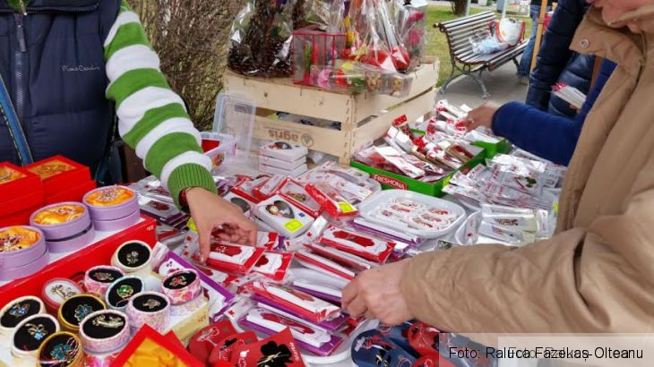 BRAȘOV. În curând, la plimbare printre... mărțișoare / Comercianții pot licita și pentru loc în piețe 5 | MyTex.ro