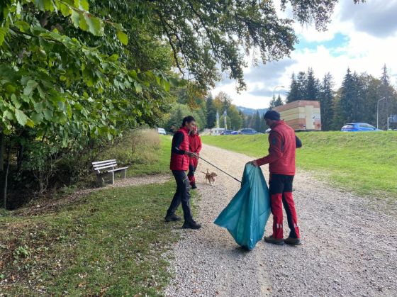 Salvamontiștii au luat „urmele” nesimțiților 1 Salvamontiștii - o nouă acțiune de ecologizare | MyTex.ro