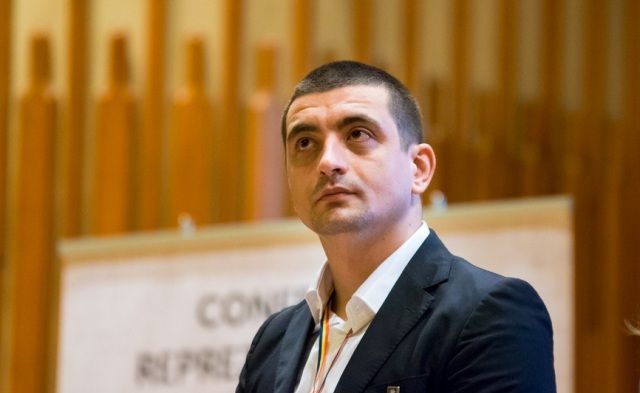 Parlamentarii se uită la FILME PORNO! Asta susține George Simion... „Se instaurează dictatura generalului Ciucă” 5 | MyTex.ro