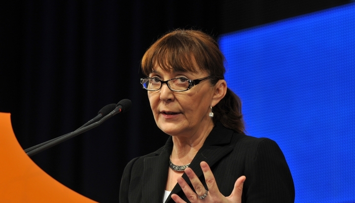 monicamacovei.jpg