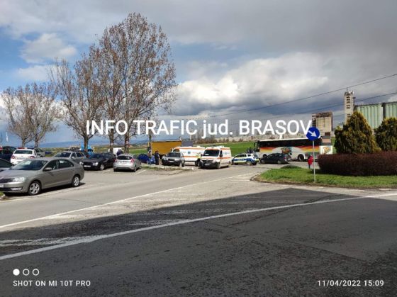 BRAȘOV. Autobuz implicat într-un accident, pe DN 1 (FOTO) 7 | MyTex.ro
