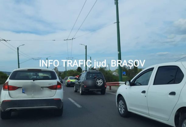 BRAȘOV. Coliziune pe podul din Triaj / Trei mașini implicate 5 | MyTex.ro