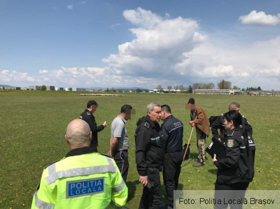 (FOTO) Polițiștii locali brașoveni, în control la stânele care înconjoară orașul, fiind surse de căpușe și... 23 | MyTex.ro