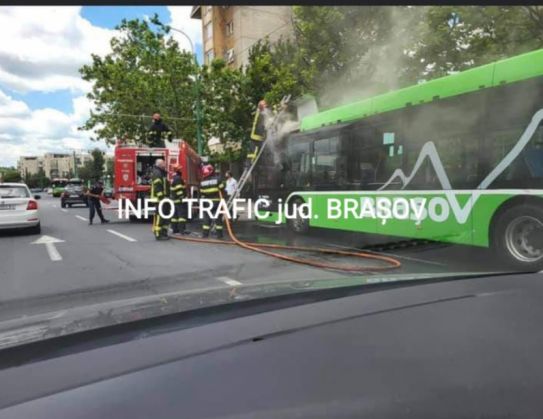 BRAȘOV. ULTIMA ORĂ. Incendiu la un autobuz electric! 9 | MyTex.ro