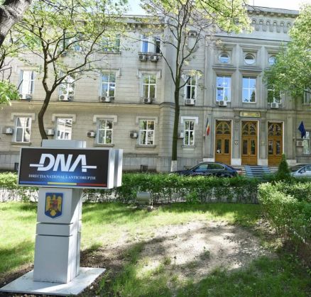 Primar reținut de DNA 5 | MyTex.ro