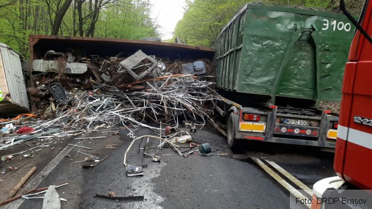 BRAȘOV. Trafic blocat pe DN 13, în urma unui ACCIDENT (FOTO) 7 | MyTex.ro