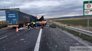 Dormea la semafor cu motorul pornit | MyTex.ro